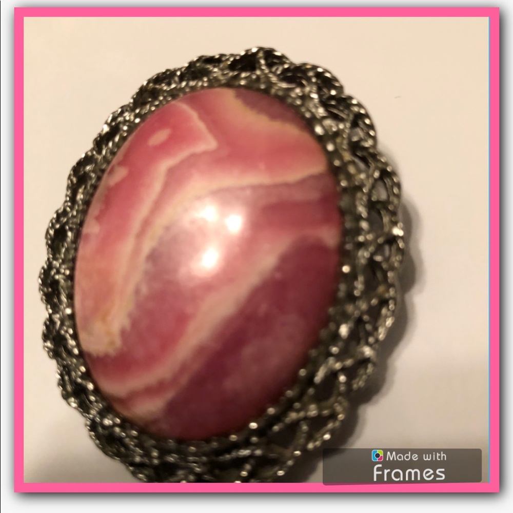 🌹Cameo with large pink stone🌹